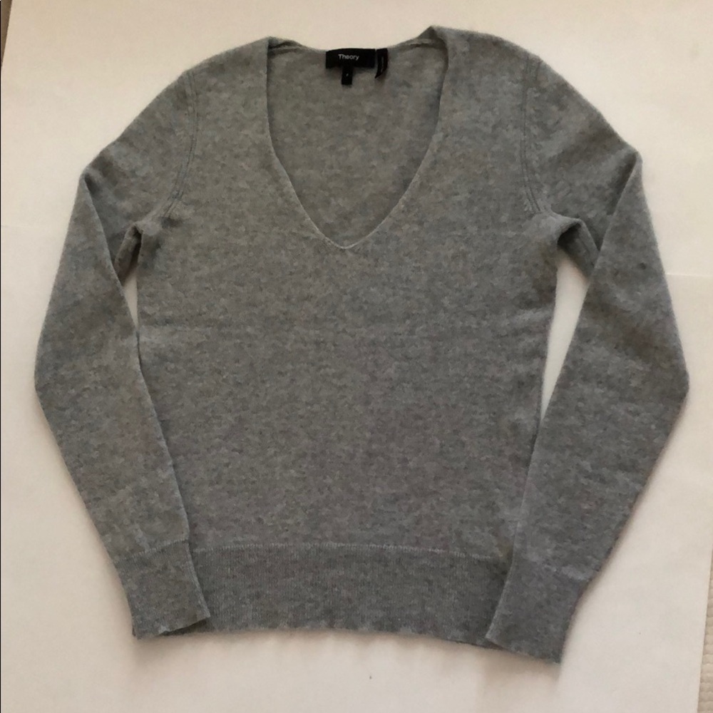 Theory Cashmere Gray V-Neck Sweater
